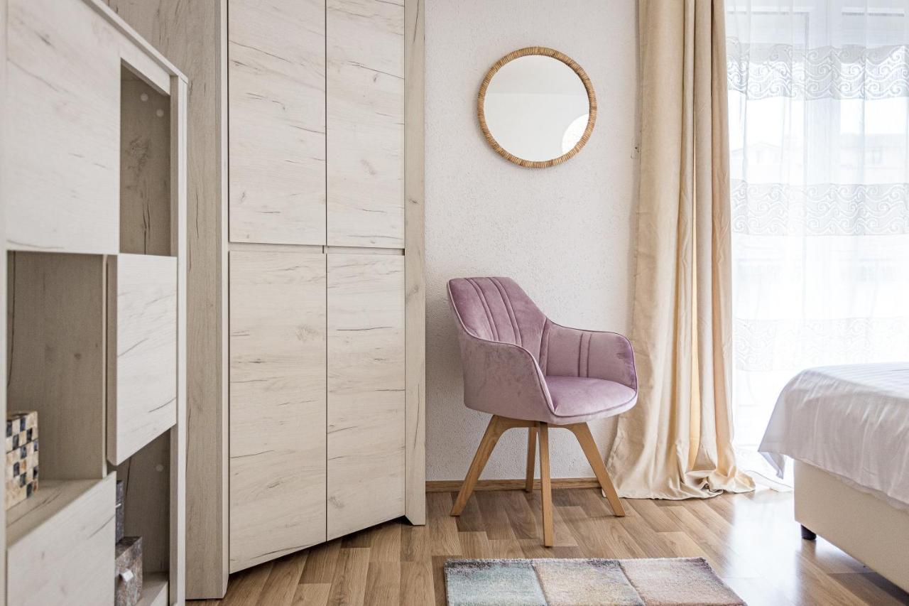 Luxury Apartments Gina โรวีน ภายนอก รูปภาพ