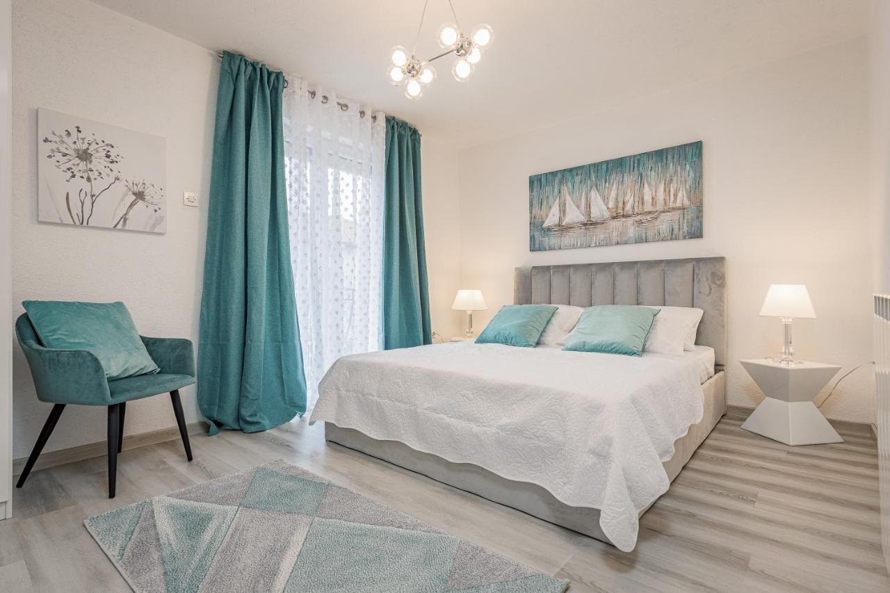 Luxury Apartments Gina โรวีน ภายนอก รูปภาพ