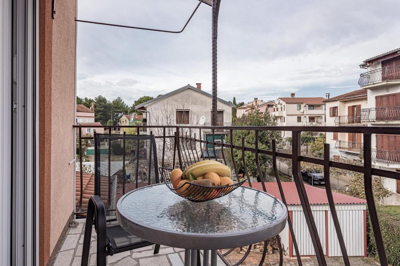 Luxury Apartments Gina โรวีน ภายนอก รูปภาพ