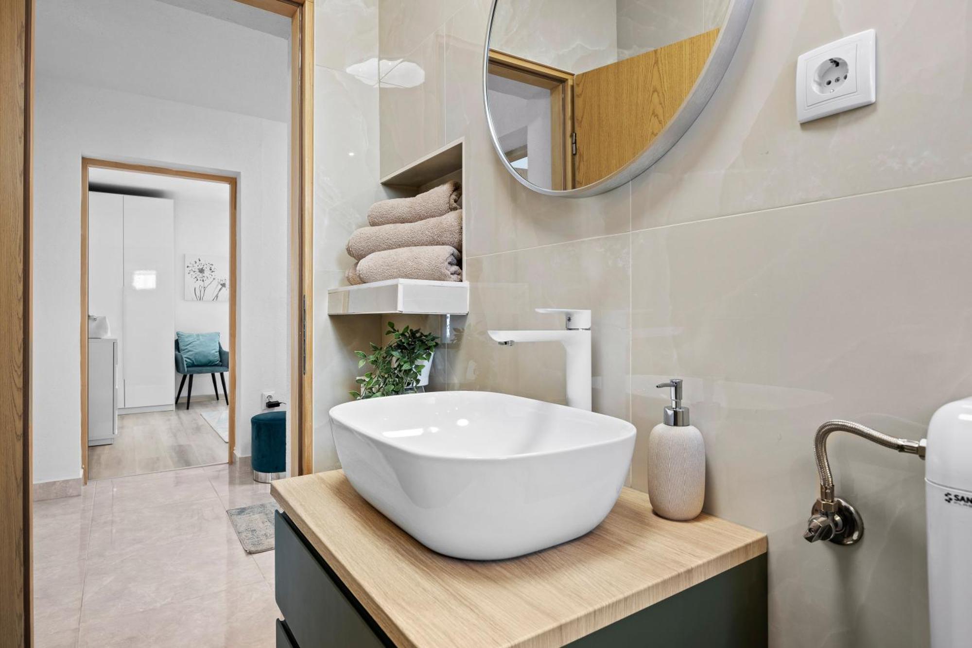 Luxury Apartments Gina โรวีน ภายนอก รูปภาพ